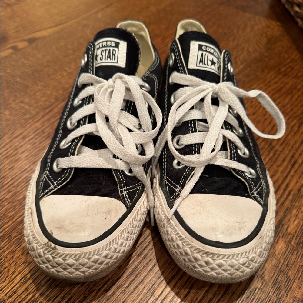 Black low-top converses
